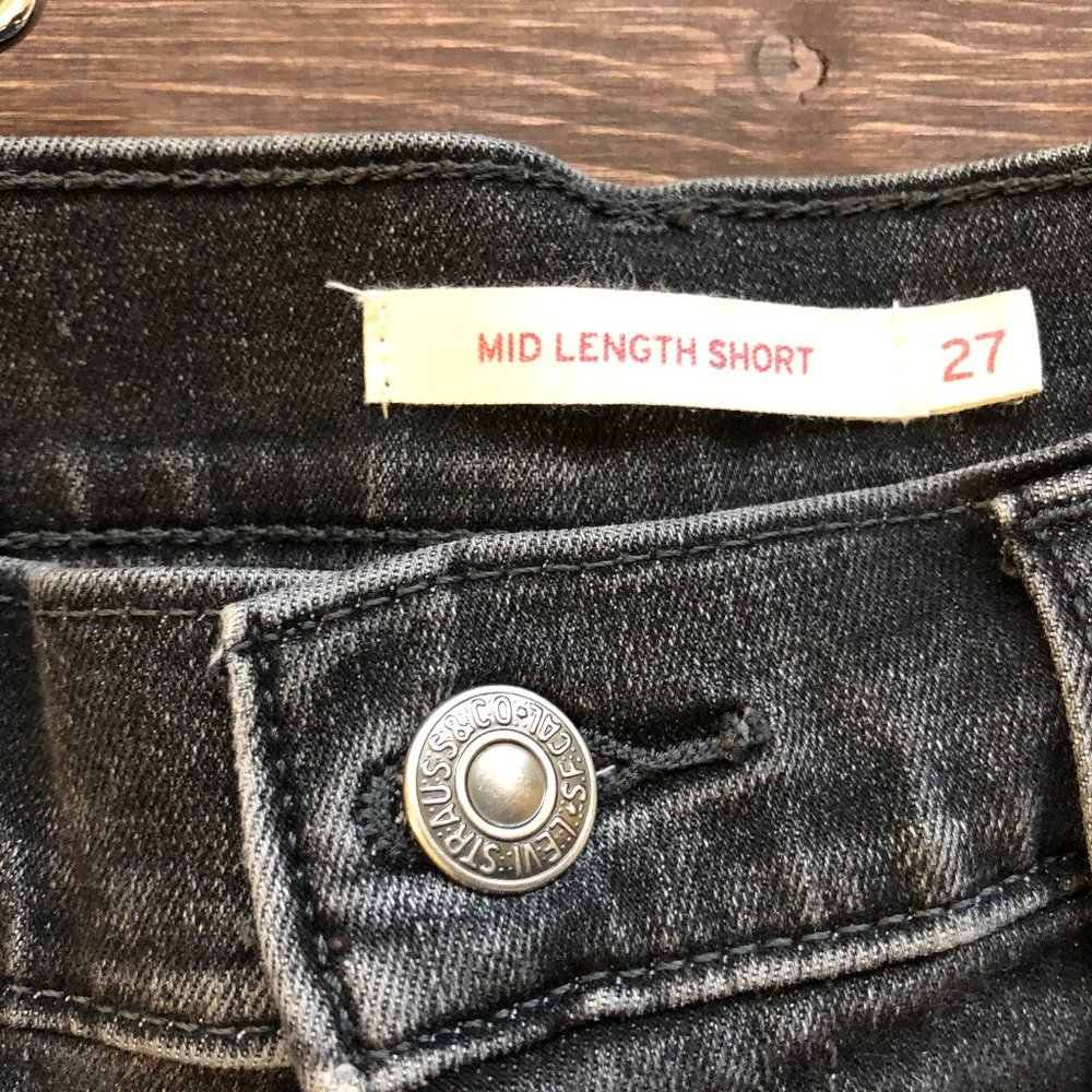 Mid Length Short Levi's